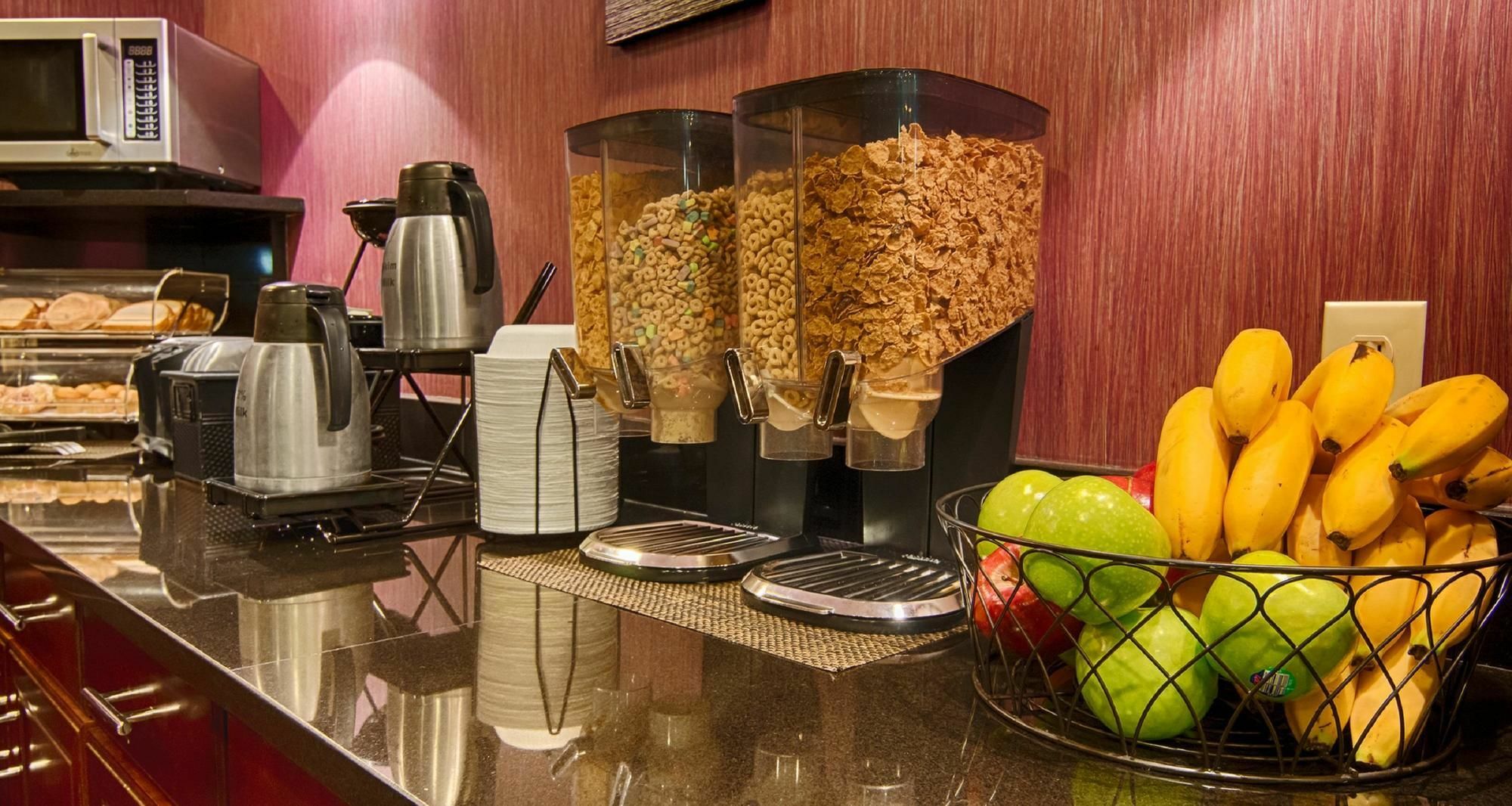 Best Western Plover-Stevens Point Hotel & Conference Center Bagian luar foto